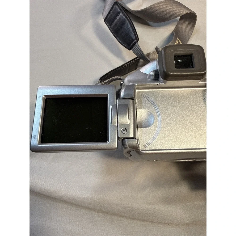 Canon PowerShot S2 IS 5.0MP Digital Camera - Silver As-Is W/cap & Strap
